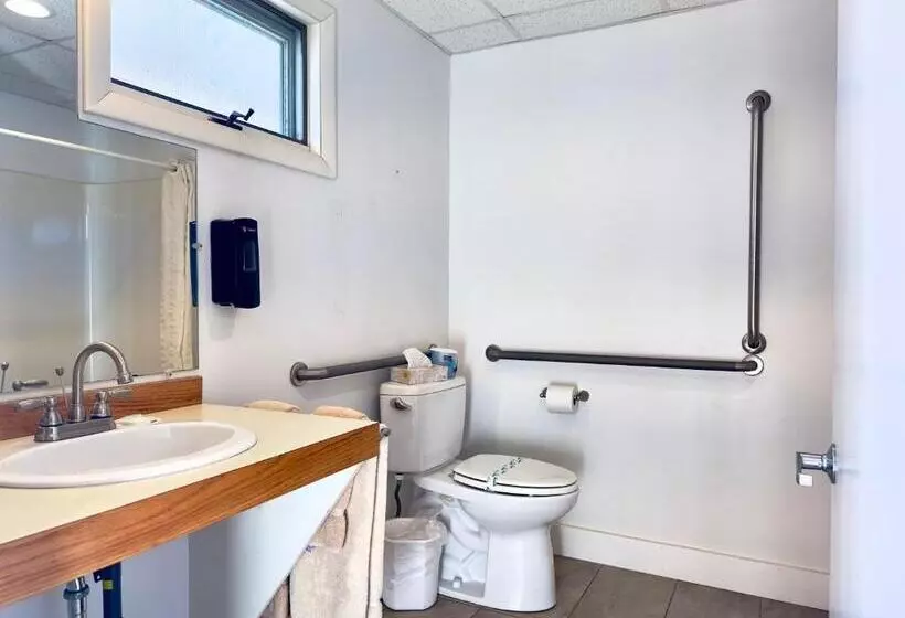 Colonial Valley Motel