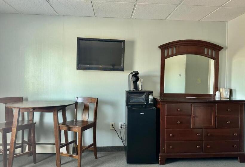 Colonial Valley Motel