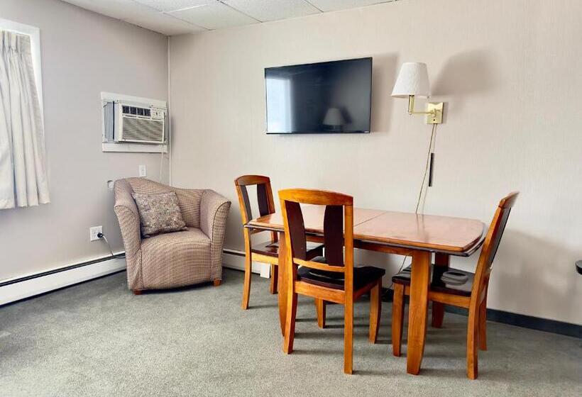 Colonial Valley Motel