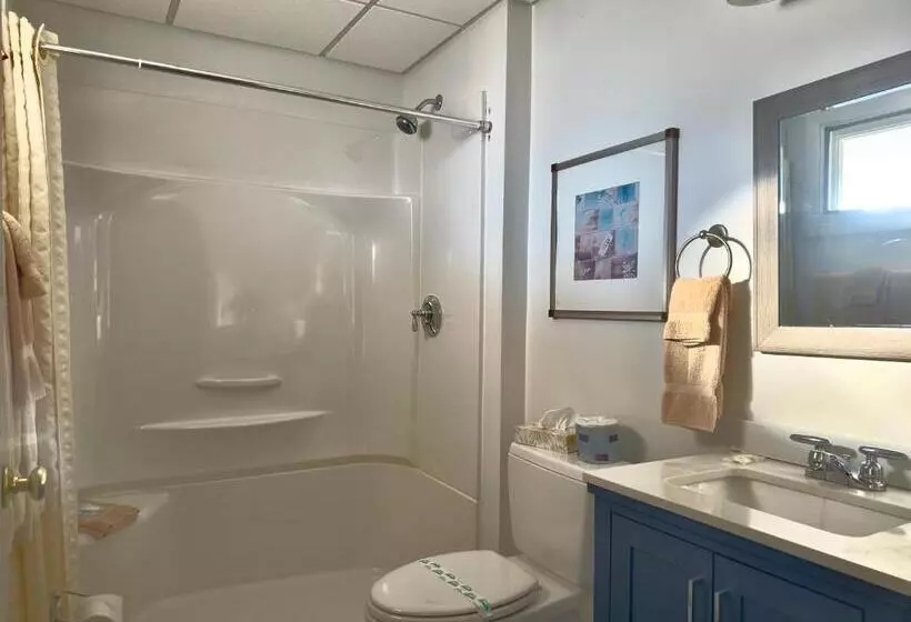 Colonial Valley Motel