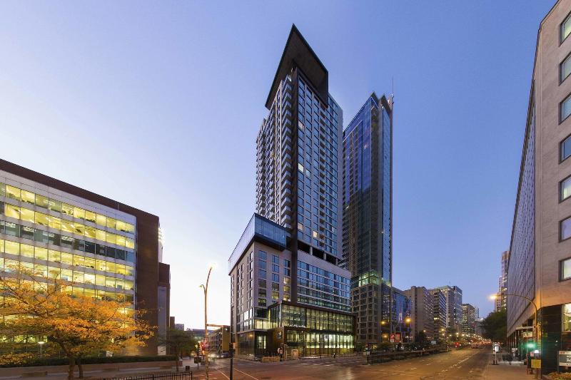 هتل Hôtel Ac Montréal Centre Ville