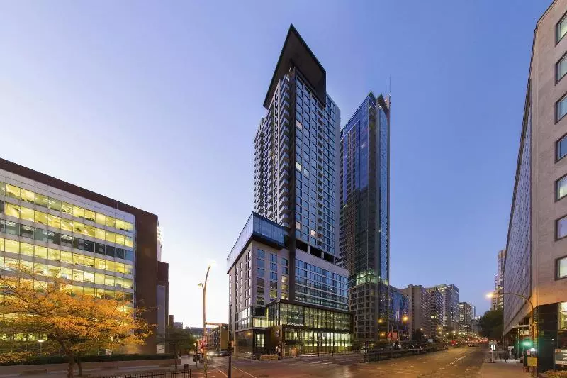 ホテル Hôtel Ac Montréal Centre Ville