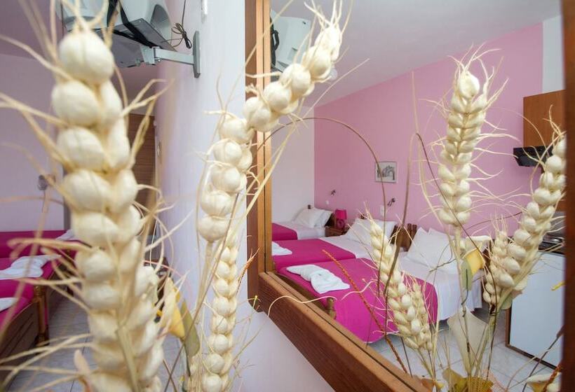 בית מלון כפרי Athena Apartments & Studios