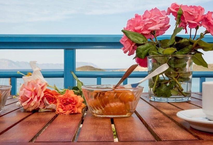 בית מלון כפרי Athena Apartments & Studios