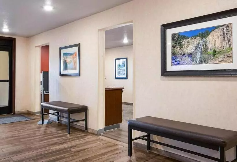 Hotelli La Quinta Inn & Suites By Wyndham Greenville Woodruff Rd
