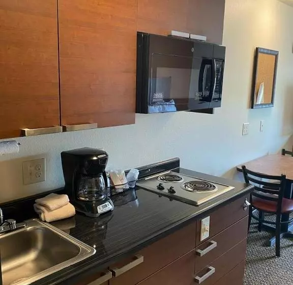 Hotelli La Quinta Inn & Suites By Wyndham Greenville Woodruff Rd