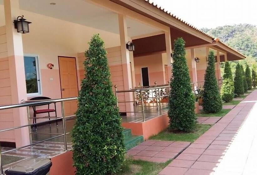 호텔 Naris Phuview Resort