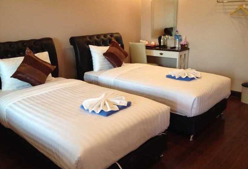 호텔 Naris Phuview Resort