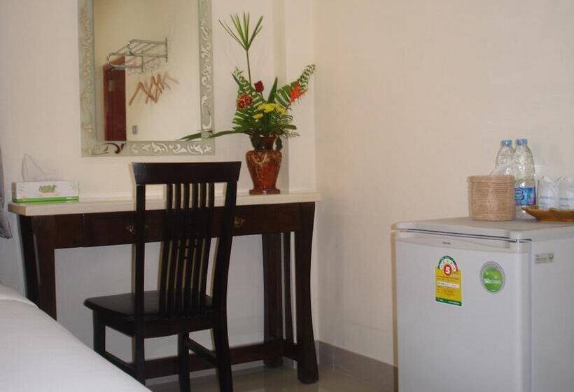 호텔 Naris Phuview Resort