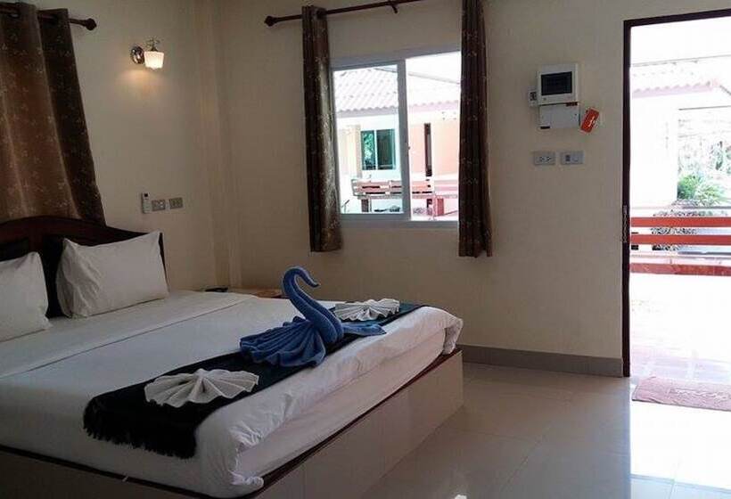 호텔 Naris Phuview Resort