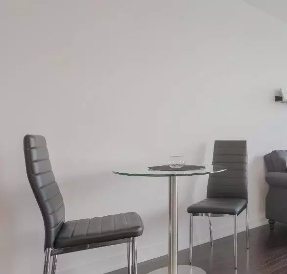 هتل Noel Suites - York And Harbour St