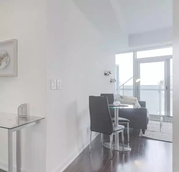 هتل Noel Suites - York And Harbour St