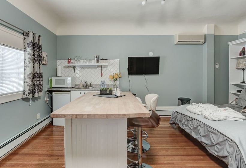 Отель Parker House Suites