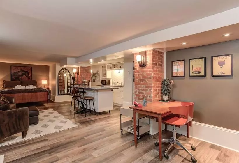 Hotelli Parker House Suites