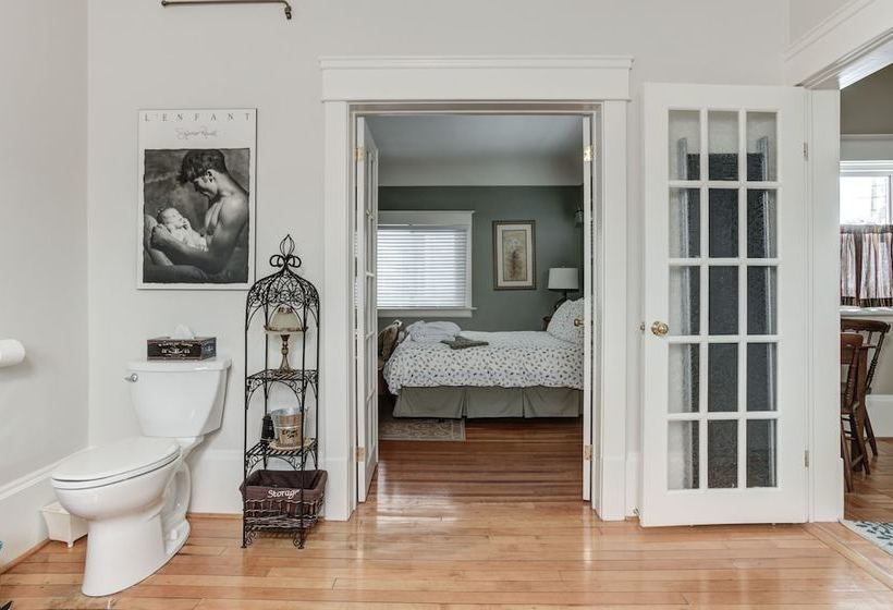 Отель Parker House Suites