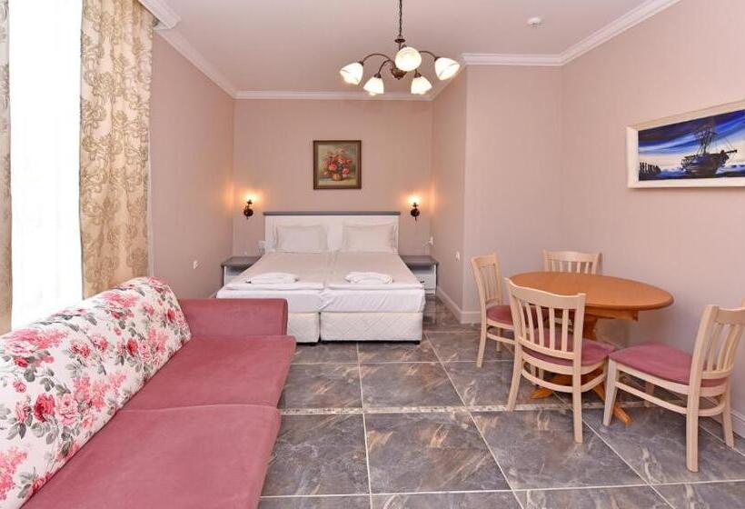 هتل Sirena Palace Family