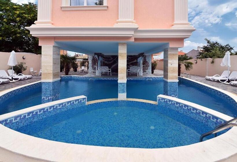 هتل Sirena Palace Family