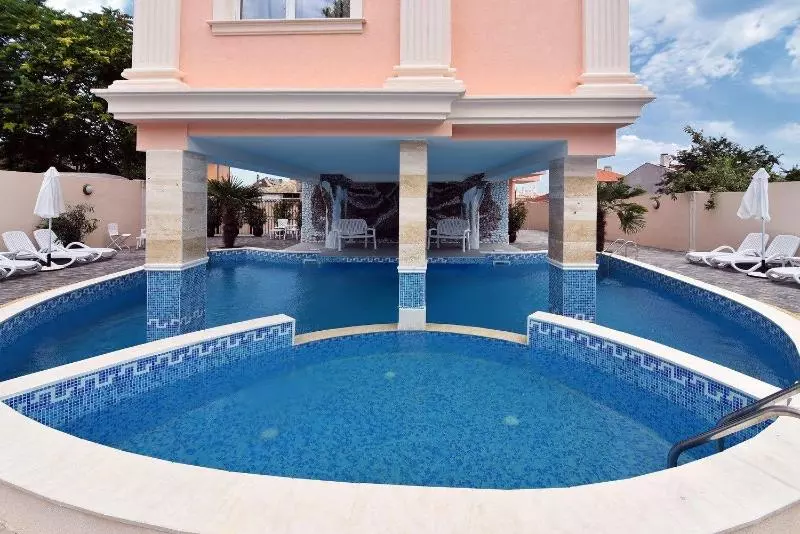 هتل Sirena Palace Family