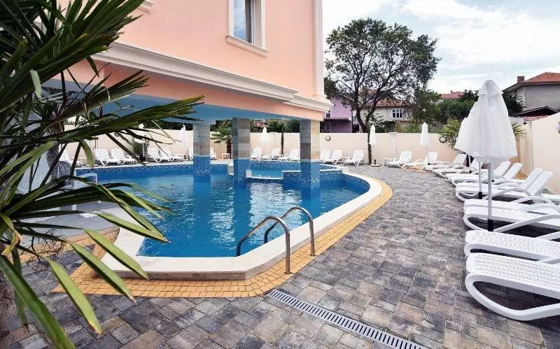 هتل Sirena Palace Family