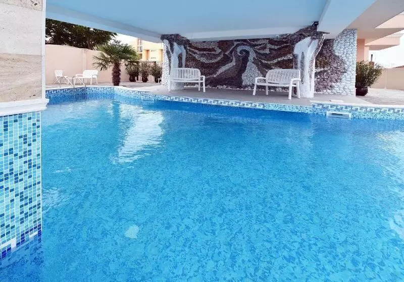 هتل Sirena Palace Family