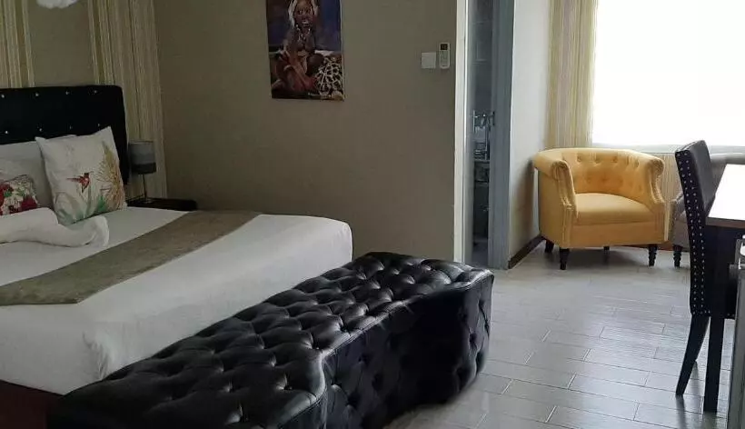 هتل The New Mall Guesthouse