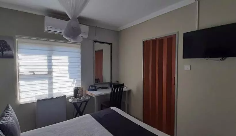 هتل The New Mall Guesthouse