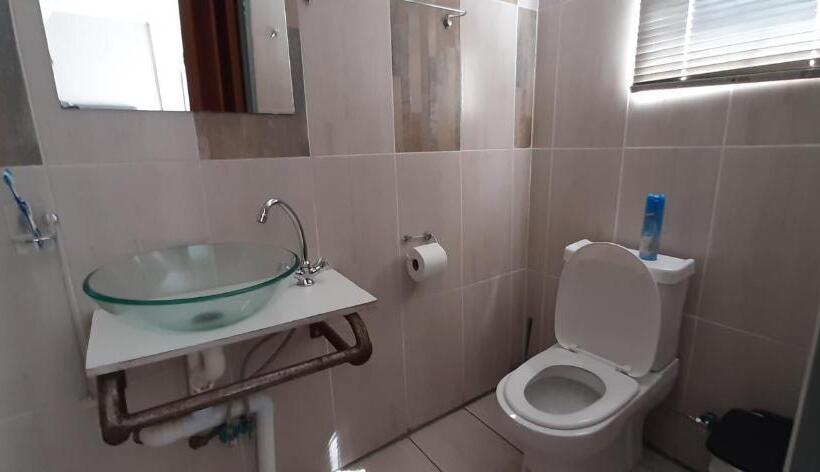 هتل The New Mall Guesthouse