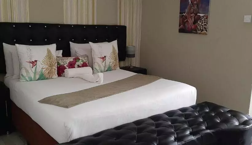 هتل The New Mall Guesthouse