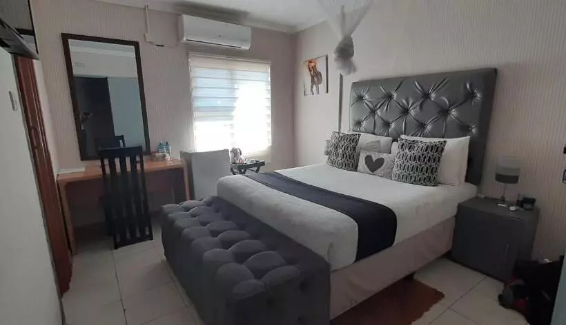 هتل The New Mall Guesthouse