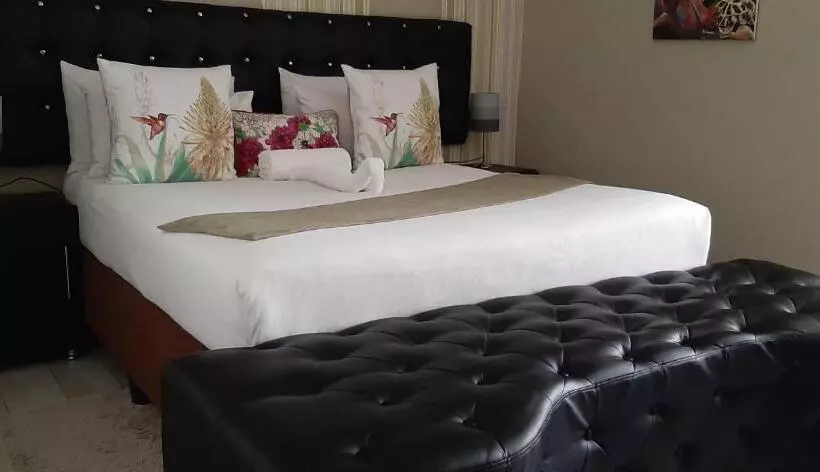 هتل The New Mall Guesthouse