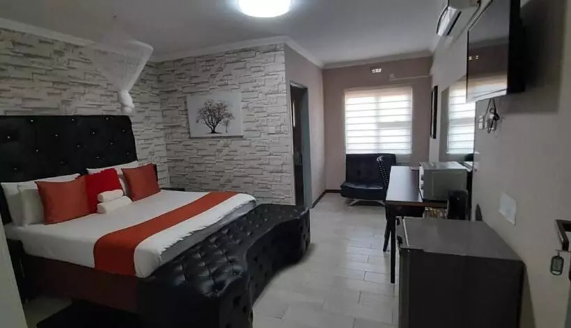 هتل The New Mall Guesthouse