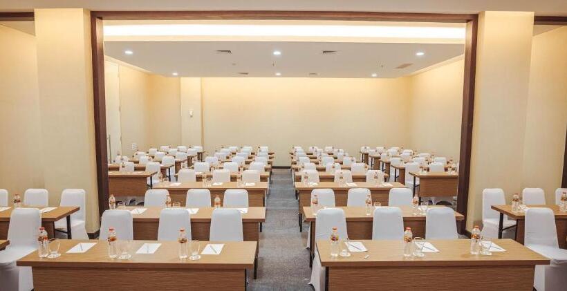 Whiz Prime Hotel Sudirman Makassar