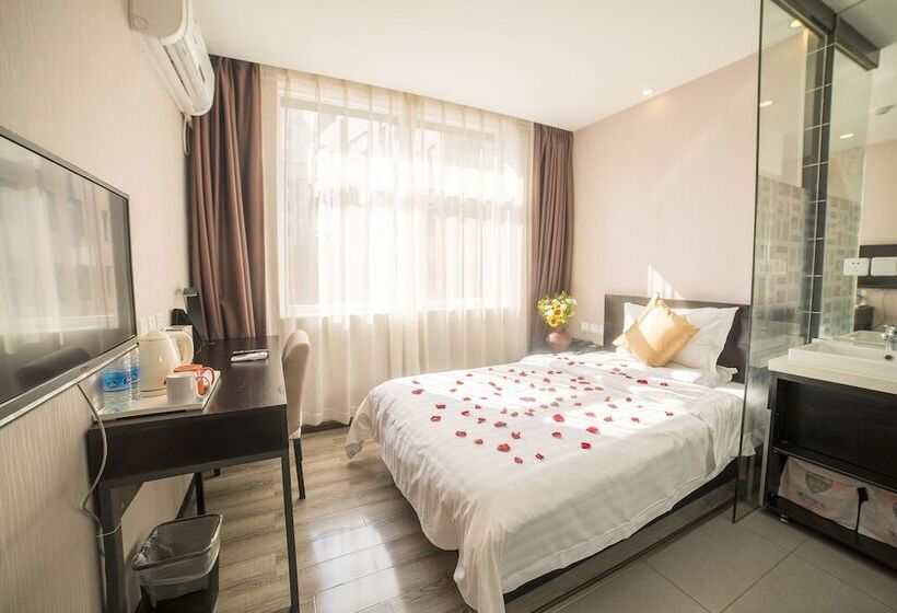 Badi Hotel Chuanxin Drum Tower Station