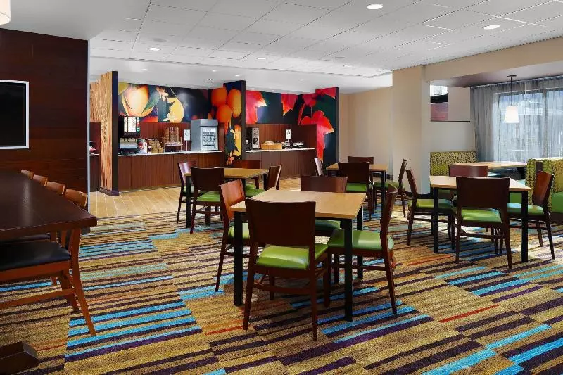 Hotelli Fairfield Inn & Suites By Marriott Fresno Yosemite International Airport