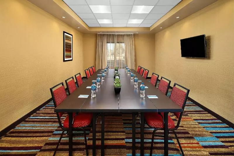 Hotelli Fairfield Inn & Suites By Marriott Fresno Yosemite International Airport