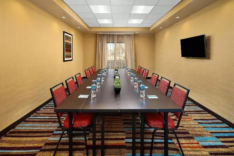 Hotelli Fairfield Inn & Suites By Marriott Fresno Yosemite International Airport
