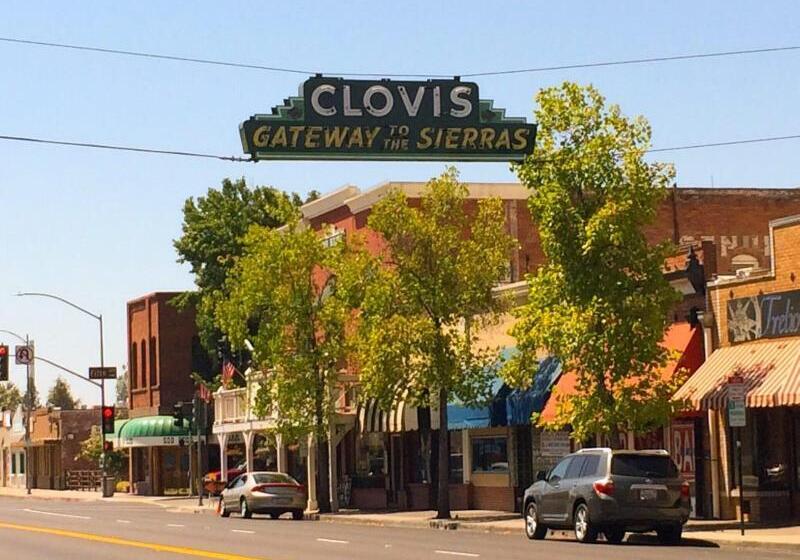 هتل Fairfield Inn & Suites By Marriott Fresno Yosemite International Airport