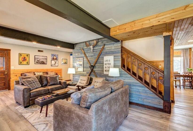 فندق Fireside Inn & Hostel