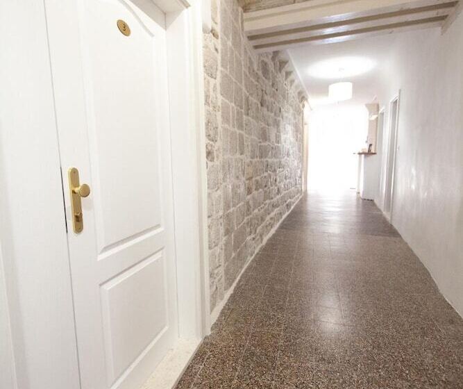 هتل Hostel Angelina Old Town Dubrovnik