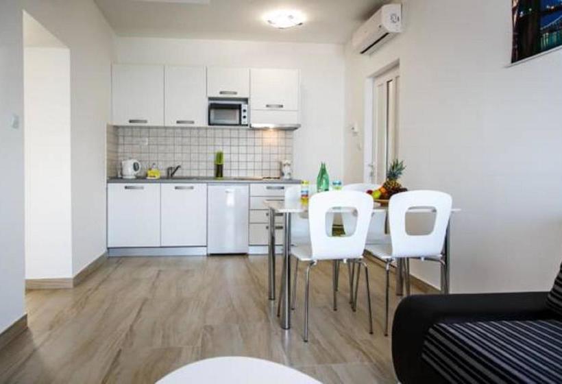 فندق Nemira Sunny Apartments