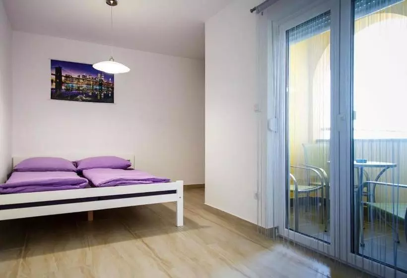 ホテル Nemira Sunny Apartments