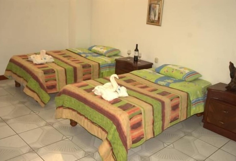 בית מלון כפרי Salinas