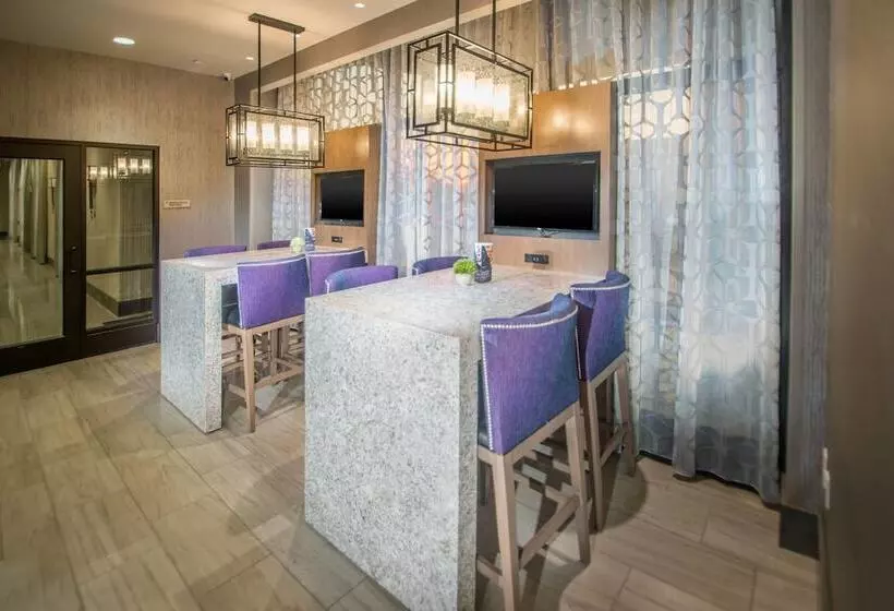 ホテル Springhill Suites By Marriott Fayetteville Fort Liberty