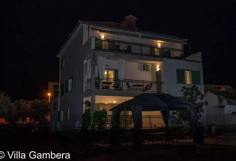 Hotelli Villa Gambera