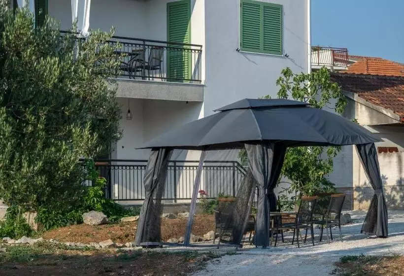 Hotelli Villa Gambera