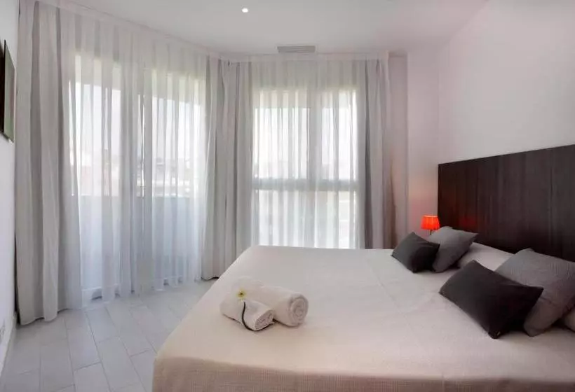 Fisa Rentals Les Corts Apartments
