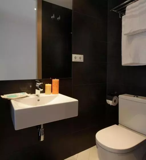 Fisa Rentals Les Corts Apartments