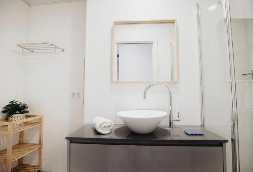 هتل Aspasios Atocha Apartments