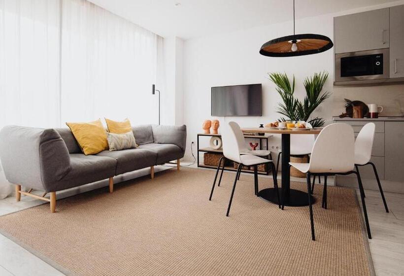 هتل Aspasios Atocha Apartments