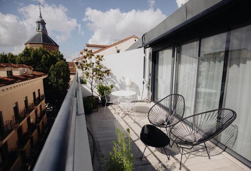 هتل Aspasios Atocha Apartments